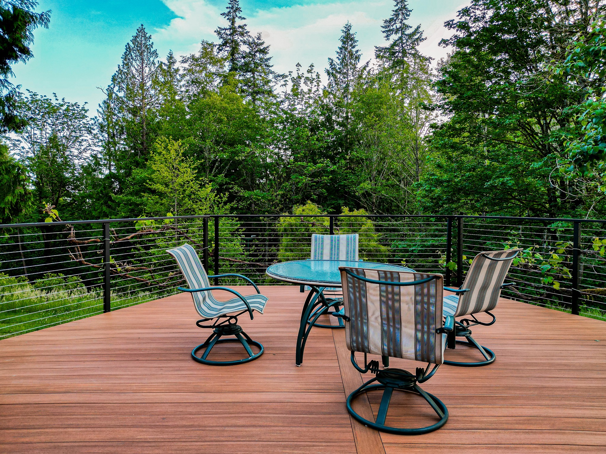Cable Railing for a Lakeside Cabin